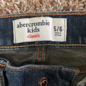 Like new boys jeans, excellent condition!